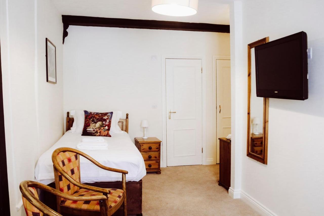 The Old Crown Coaching Inn Swindon Exteriör bild