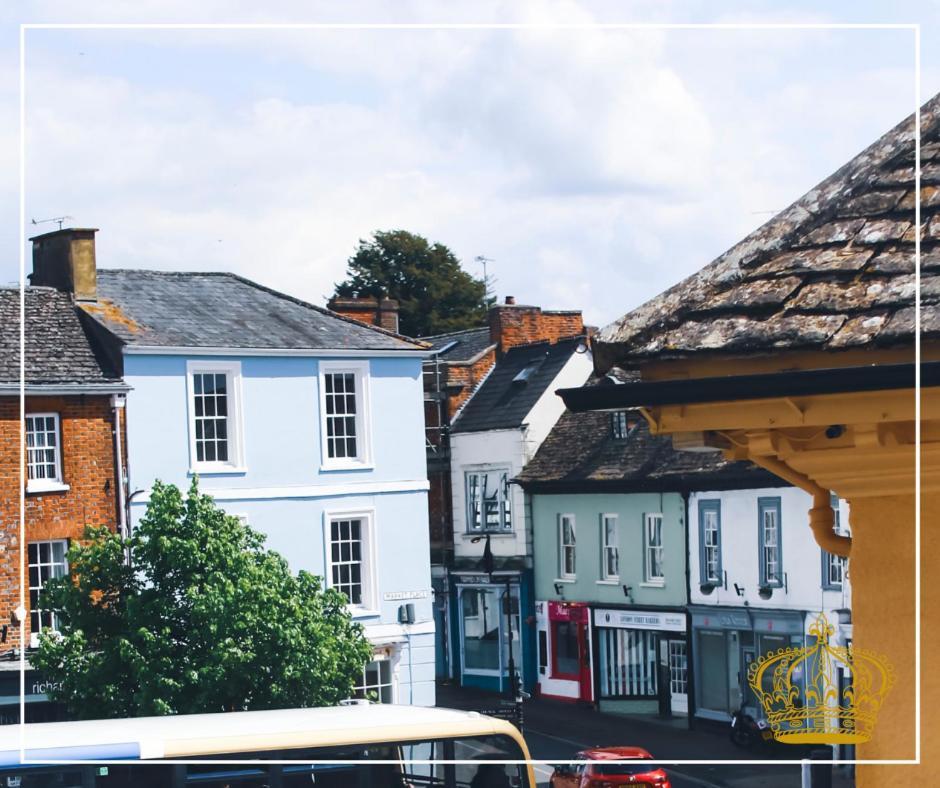 The Old Crown Coaching Inn Swindon Exteriör bild